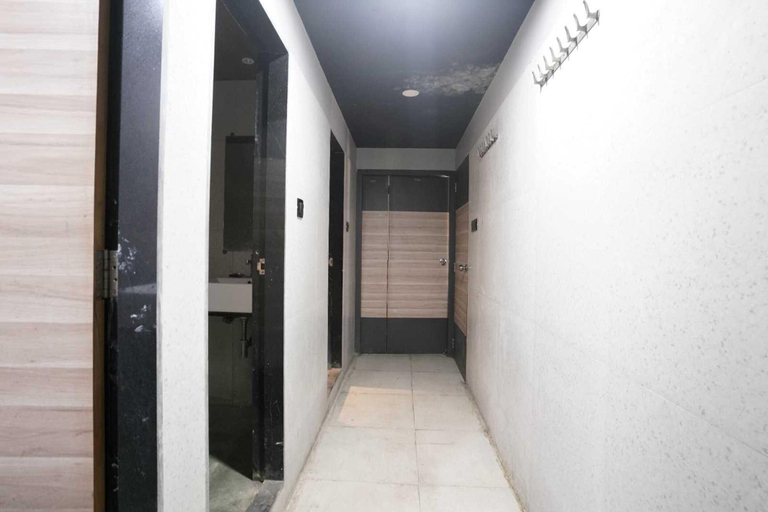 Interior, Single Bed Stays in Mixed Dormitory Room Andheri, Mumbai Suburban