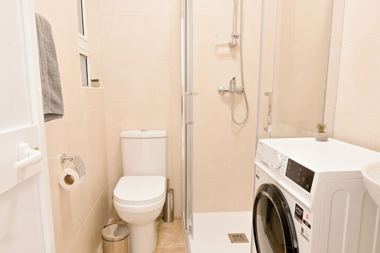 Bathroom 3, Sea Blue Horizon Qawra Bay Apartments, Saint Paul's Bay
