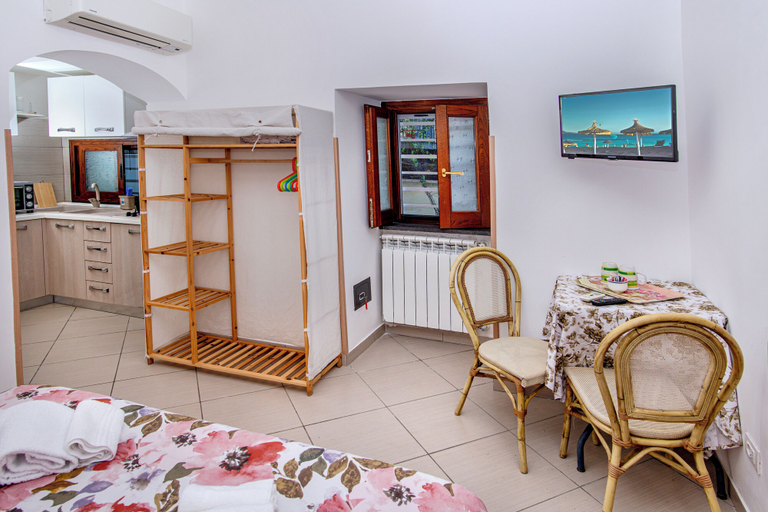 Bedroom 5, Casa Aristide, Napoli