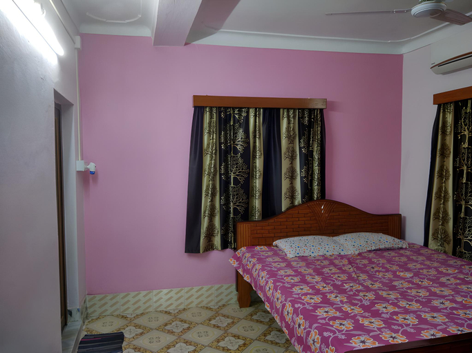 Others 3, Roy Guest House, Haora