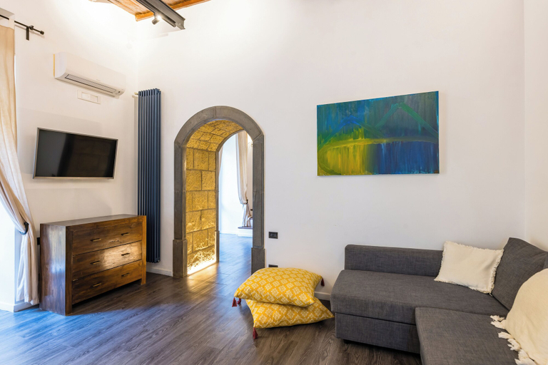Living area 4, Hidden Gem on Chiaia Pedestrian Area, Napoli