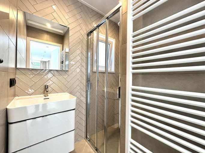 Bathroom 3, Nature Park Chalet in Hoenderloo, Apeldoorn