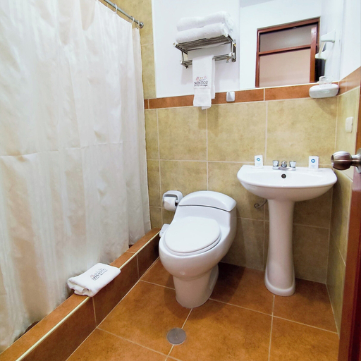 Bathroom 4, Valle Mistico Hotel, Urubamba