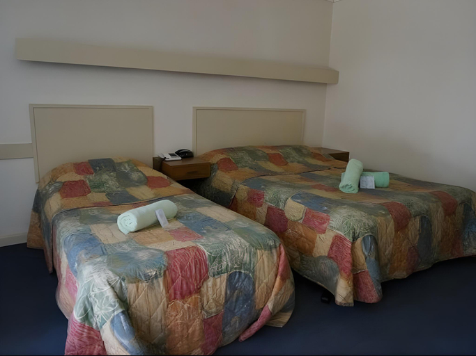 Bedroom 2, Mid-City Plantation Motel, Mildura - Pt A