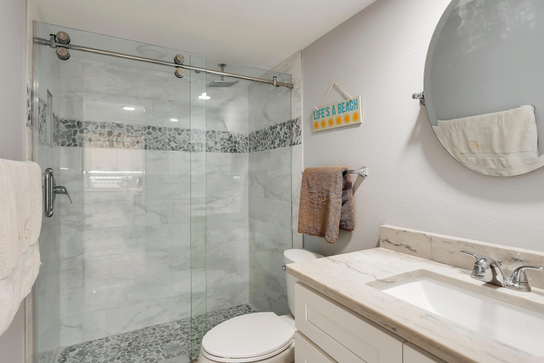 Bathroom 4, Land's End 10-403 Beach Front - Premier, Pinellas