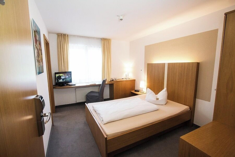 Bedroom 4, Landgasthof Pauliwirt, Mühldorf am Inn