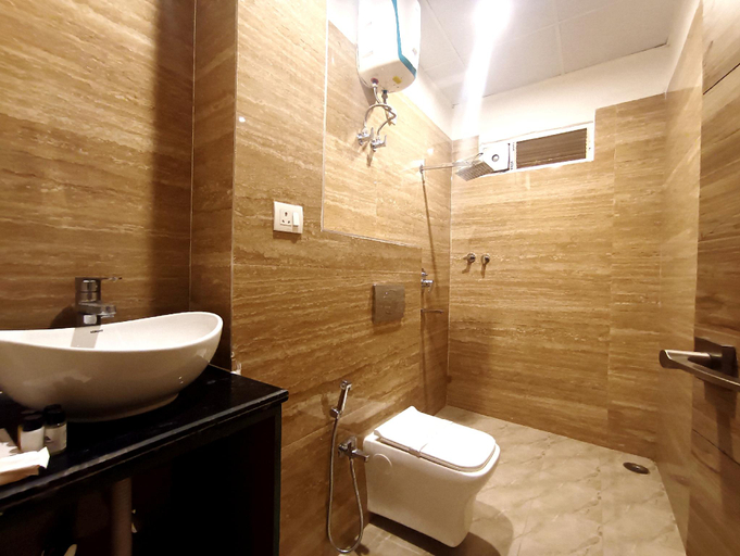 Bathroom 4, Hotel Heritage Divine, Varanasi