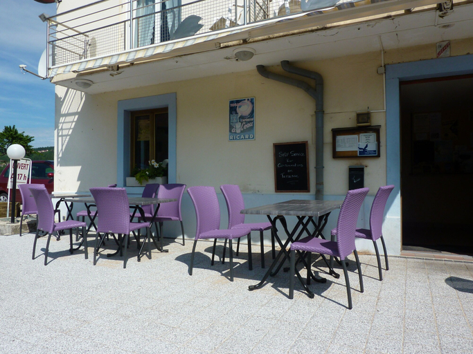 Terrace/patio, Hotel Restaurant Les Cygnes, Doubs