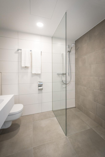 Bathroom 5, Motel B, Borken