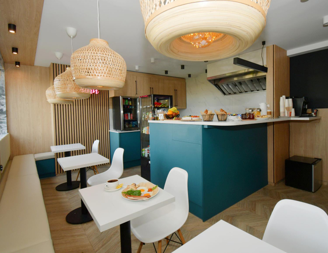 Food & Drinks 4, Sleepinn Gdansk Airport, Gdańsk City