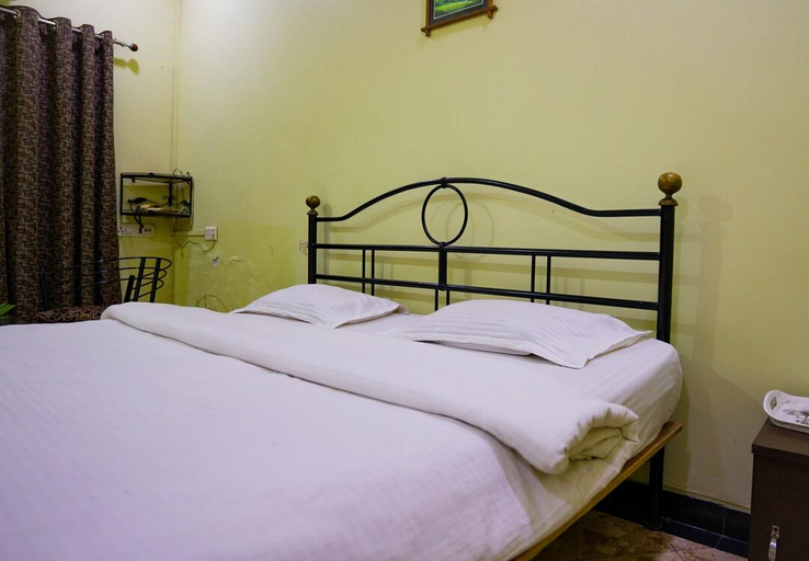 Bedroom 2, GIRDHAR MAHAL, Indore