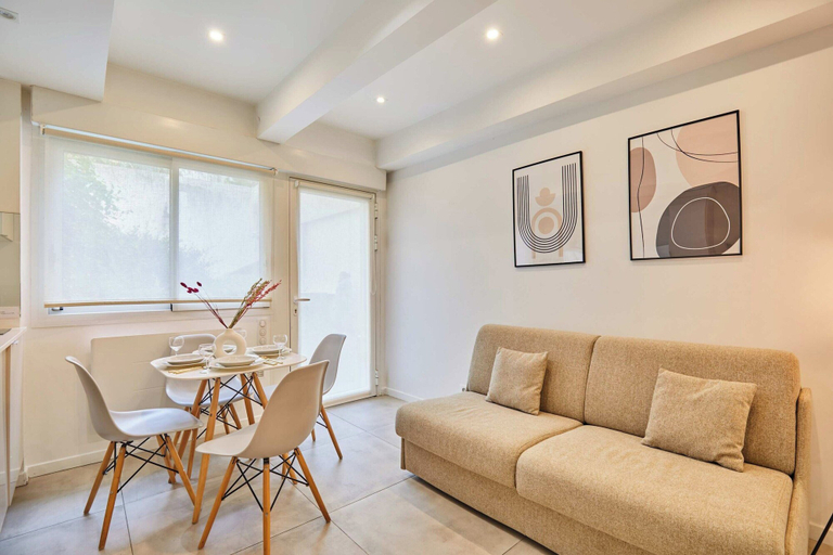 Living area, Charming apartment in Le Marais Center of Paris, Paris
