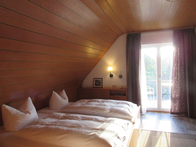 Bedroom 4, Landgasthof Grüner Baum, Breisgau-Hochschwarzwald