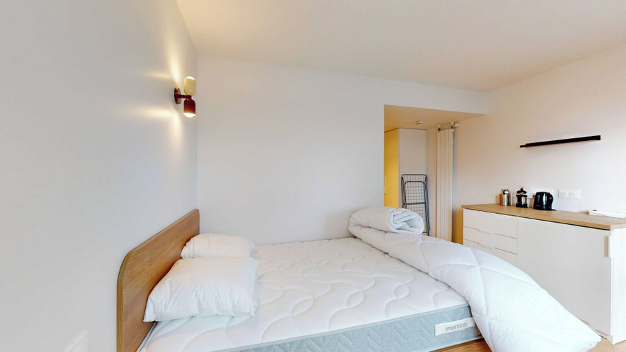 Room 5, Room 1211 in a Premium Residence- Sport/laundry, Paris
