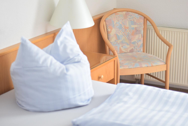 Bedroom 2, Niebuhrs Hotel, Hochtaunuskreis