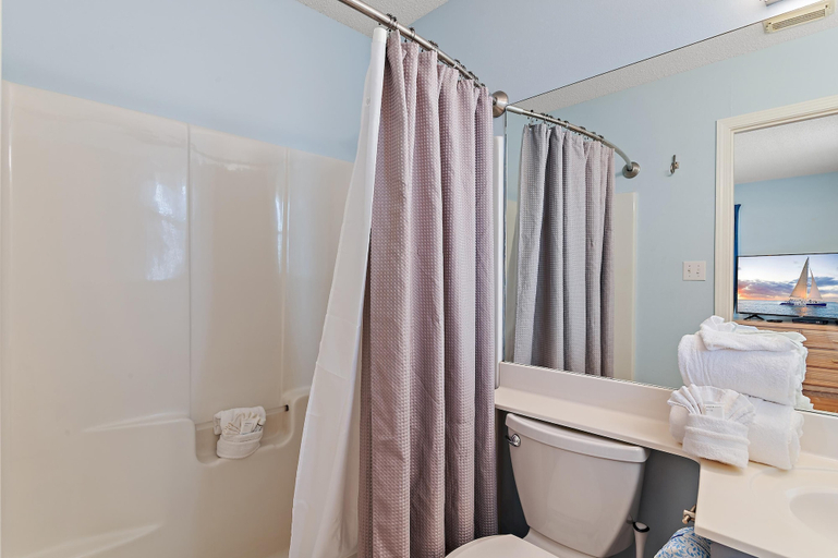 Bathroom 4, Grand Caribbean East 313, Okaloosa