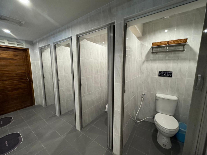 Bathroom 4, Your Place Inn, Phuket Island