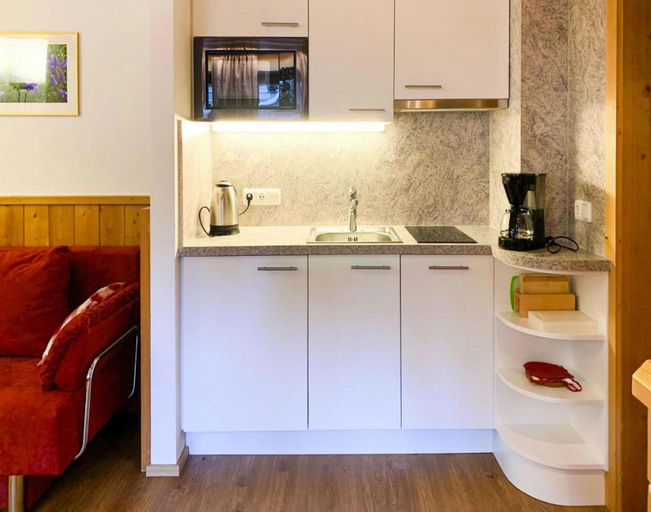 Private kitchen, Chalet in Konigsleiten Near Alpine Peaks, Zell am See
