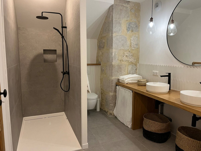 Room 4, Gite d Exception 6 Personnes, Jura