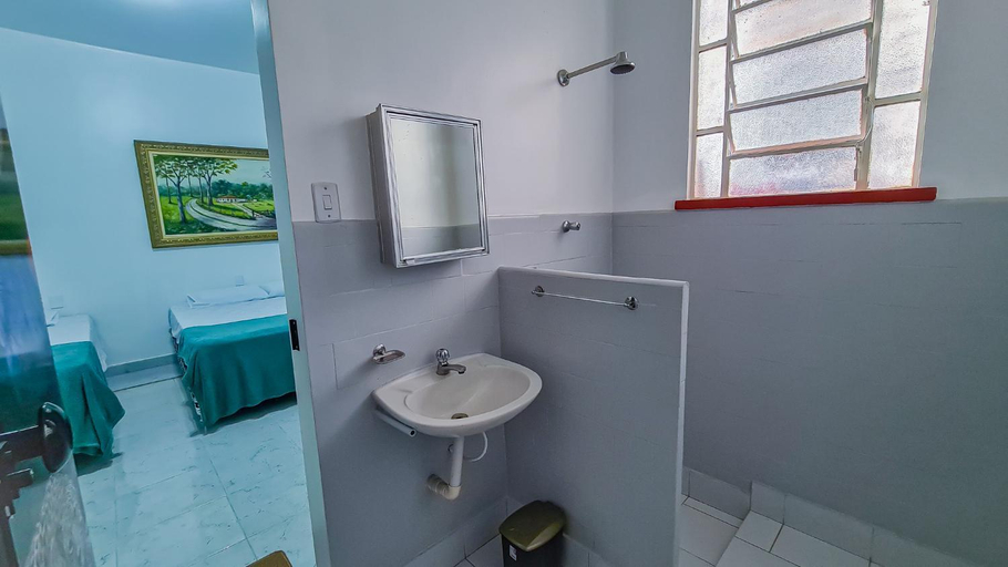 Bathroom 3, Aldeia Hostel II, Maués