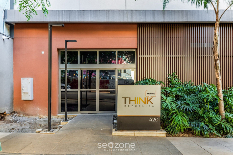 Exterior detail, THK - Building With Pool in the Republica Neighborhood in SP, São Paulo