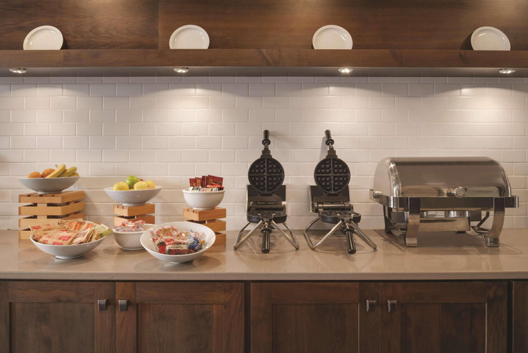 Food & Drinks 5, Country Inn & Suites by Radisson, Galena, IL, Jo Daviess