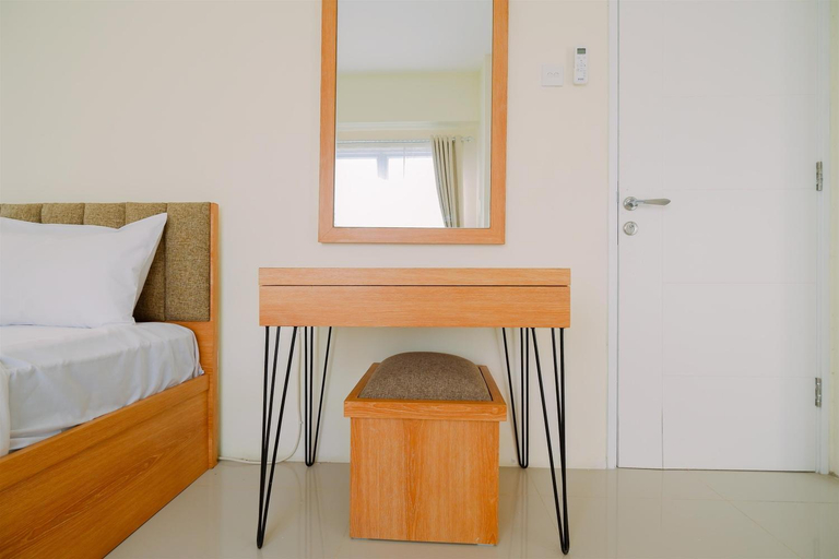 Bedroom 2, Warm & Cozy Living 2BR Bogorienze Apt By Travelio, Bogor