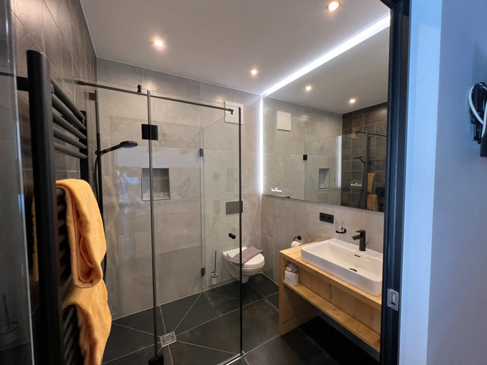 Bathroom, Penthouse in Wildkogel with Mountain Views, Zell am See