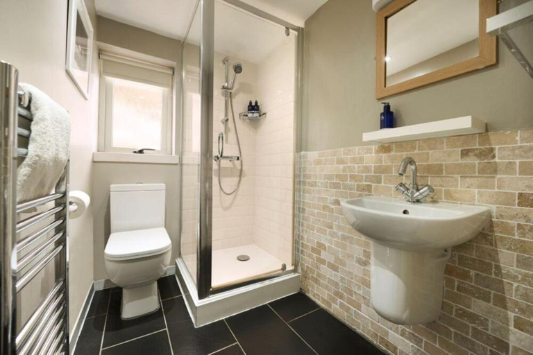Bathroom 4, Kylesku Hotel, Highland
