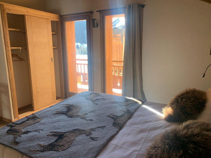 Room 2, Chalet in La Plagne Near Ski Lifts, Savoie