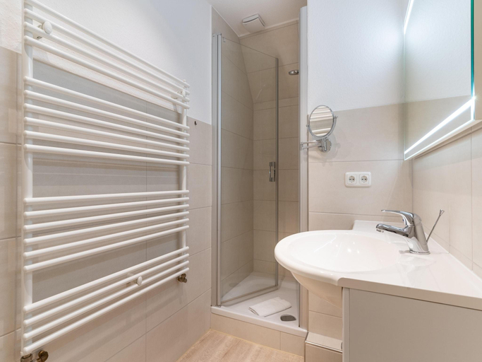 Others 2, Apartment mit Kamin in einer Eigentumswohnung, Nordfriesland