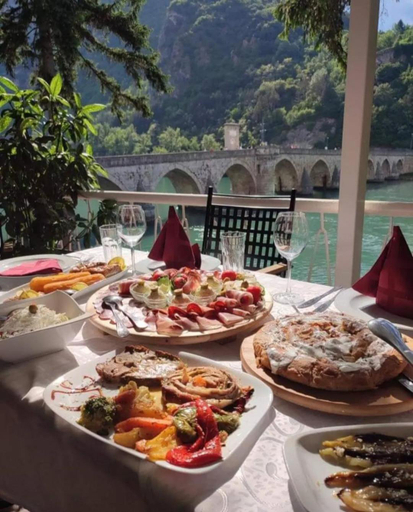 Food & Drinks 5, Hotel Visegrad, Foča