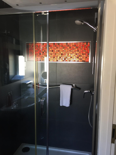 Bathroom 4, Bosanneth, Cornwall