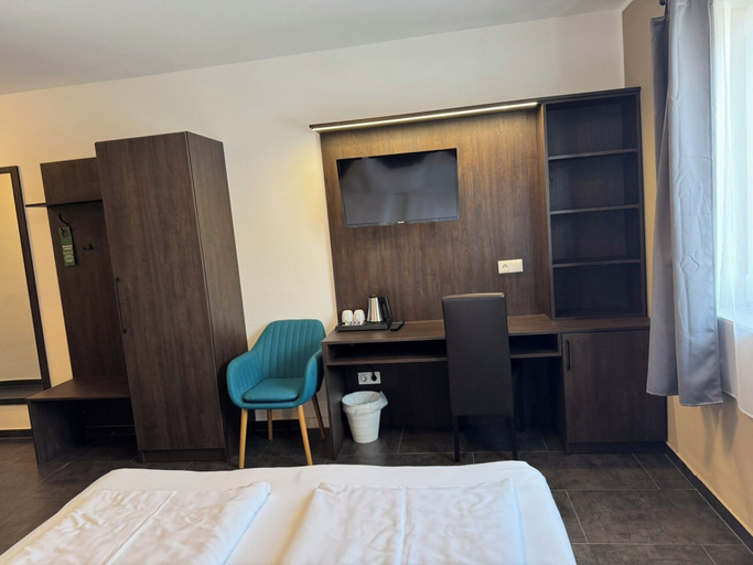 Bedroom 3, Hotel Ayhan, Region Hannover