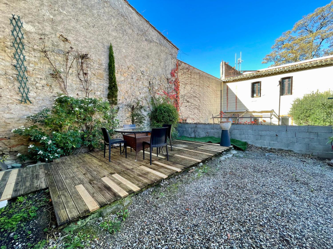 Others 5, Cote Cite appartements - Parking prive - 100m Cite medievale, Aude