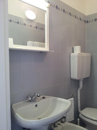 Bathroom, Hotel Elandra, Imperia