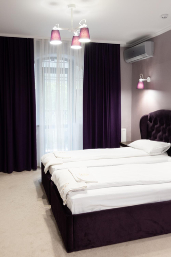 Bedroom 3, River Stone Hotel, Kosivs'kyi