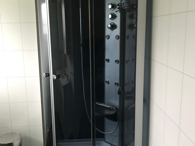 Bathroom 3, person holiday home in Halsanaustan-By Traum, Halsa