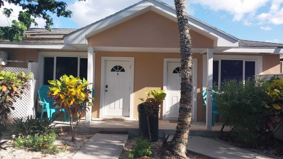 Exterior & Views 2, Sandelwood Studios