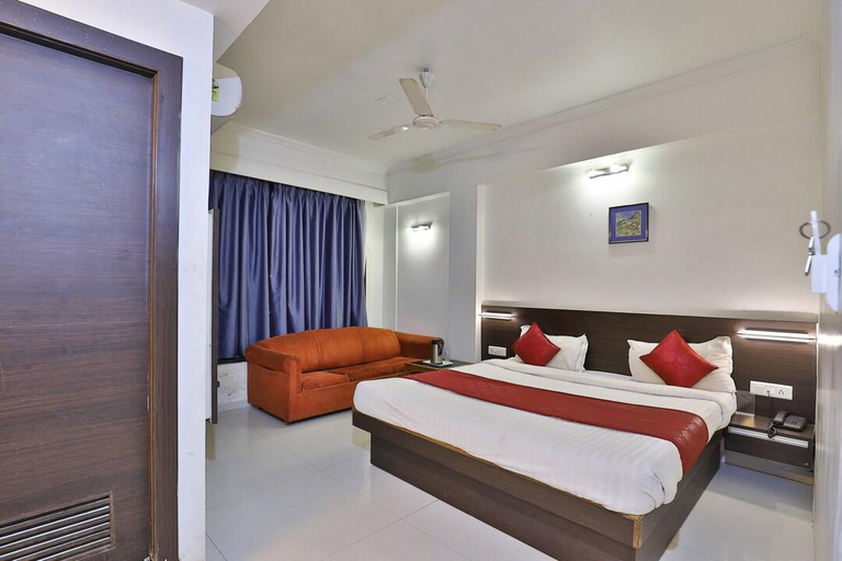 Bedroom 3, Hotel Parkland, Ahmadabad