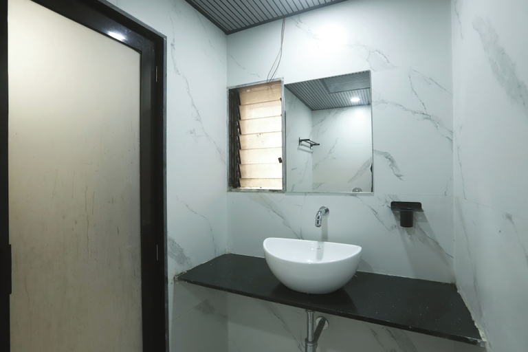 Bathroom 4, Hotel Karishma Dadar, Mumbai City