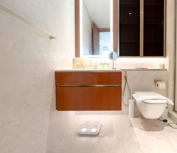 Bathroom 4, Luxury Beachfront 1BR on Palm Jumeirah & Balcony, Dubai