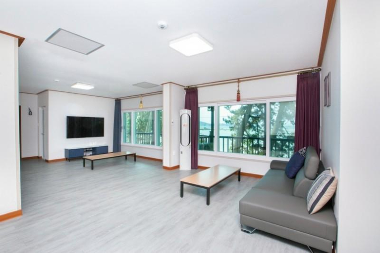 Others 4, Taean Haesol Maru Pension, Taean