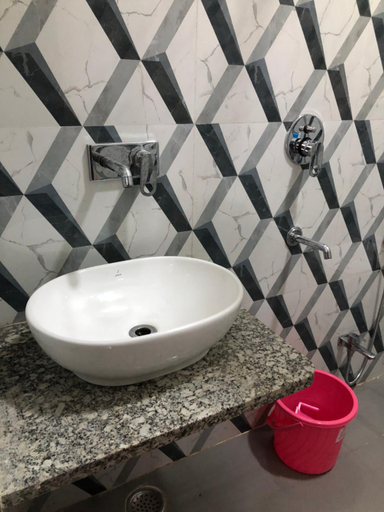 Bathroom 3, Ramaya Home Stay, Varanasi