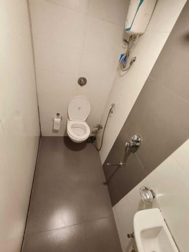 Bathroom, hotel beach crown juhu, Mumbai Suburban