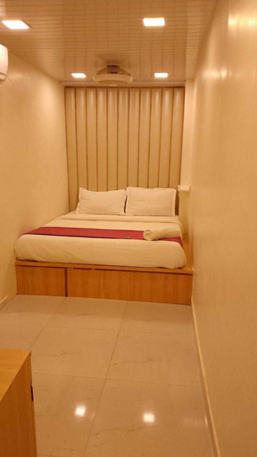 Room 5, JUHU BLISS INN, Mumbai Suburban