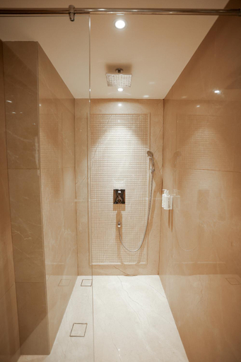 Bathroom 4, Golden Tulip Jaipur City Center, Jaipur