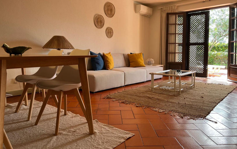 Room 3, T2 Monte Sol W Pool Sunny Patio by HsR Vilamoura, Loulé