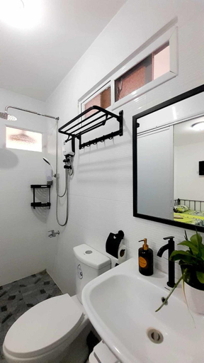 Shower 2, Liturs Travel Services homestay Rent a Car - Singcang, Bacolod City