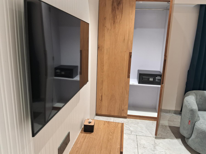 Bedroom 4, The Parterre - SG Highway Ahmedabad, Ahmadabad
